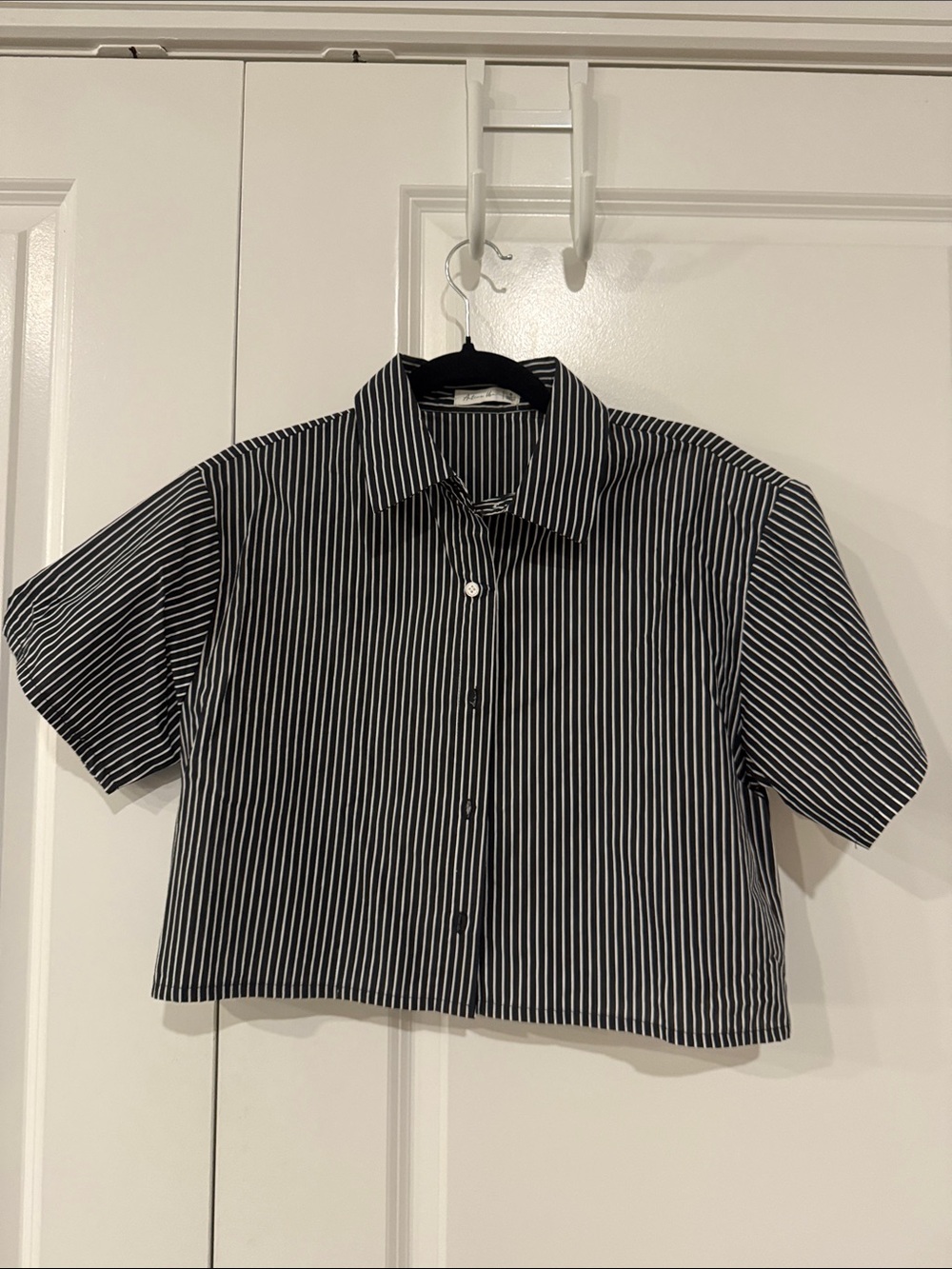 Active USA Black and White Striped Short-Sleeve Button-Down Crop Shirt